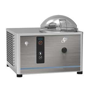 GELATIERA - MOD. GEL GE5 - CAPACITA' Kg 1,7 - CONDENSA AD ARIA - ALIMENTAZIONE  V 230/50Hz MONOFASE - POTENZA Kw 0,7 - DIM. Cm L 43 x P 47 x h 29 - NORMA CE